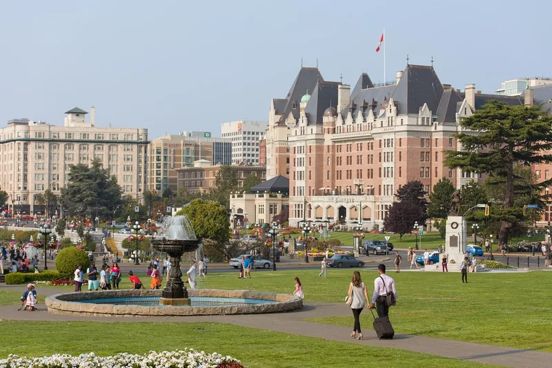 Victoria & Butchart Gardens Sea and Land Tour